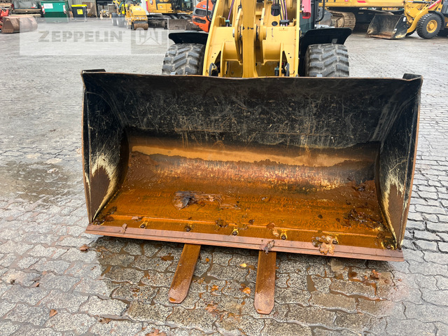 Cat 906-14 - Chargeuse sur pneus: photos 2 Cat 906-14 - Chargeuse sur pneus: photos 2