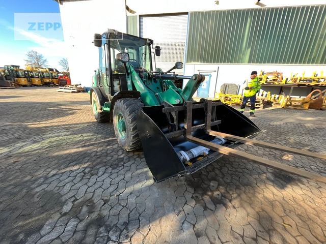 Cat 906M - Chargeuse sur pneus: photos 3 Cat 906M - Chargeuse sur pneus: photos 3