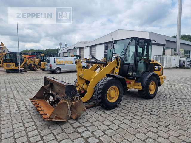 Cat 906M - Chargeuse sur pneus: photos 1 Cat 906M - Chargeuse sur pneus: photos 1