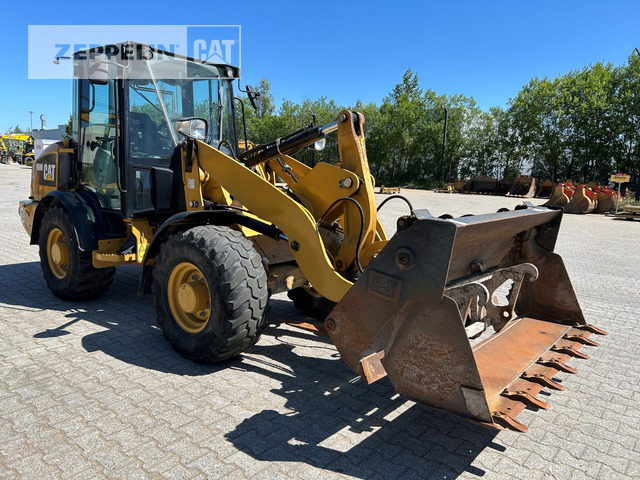 Cat 906M - Chargeuse sur pneus: photos 1 Cat 906M - Chargeuse sur pneus: photos 1