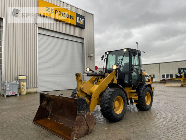 Cat 908M - Chargeuse sur pneus: photos 1 Cat 908M - Chargeuse sur pneus: photos 1