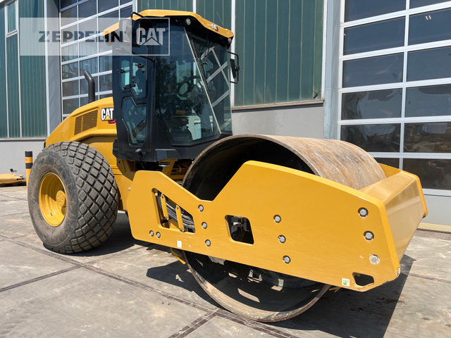 Cat CS12GC - Compacteur à pieds de mouton/ Monocylindre: photos 4 Cat CS12GC - Compacteur à pieds de mouton/ Monocylindre: photos 4