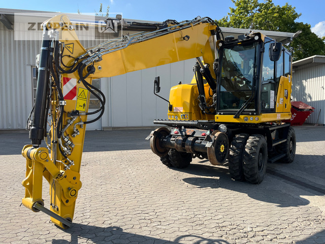 Cat M323F - Pelle: photos 1 Cat M323F - Pelle: photos 1