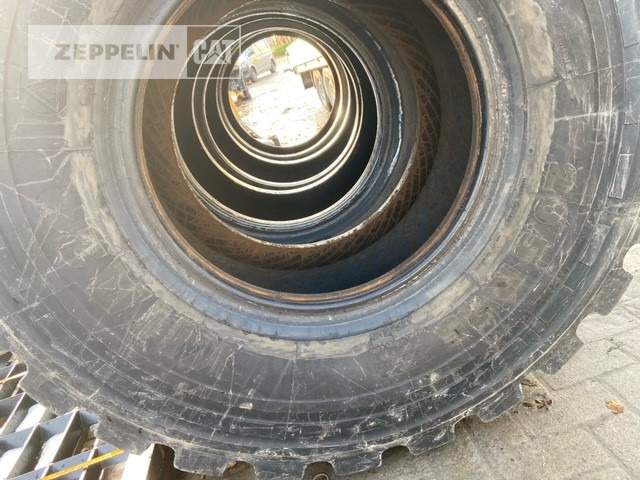 Michelin 4x 20.5R25XHA - Pneu pour Engins de chantier: photos 5 Michelin 4x 20.5R25XHA - Pneu pour Engins de chantier: photos 5