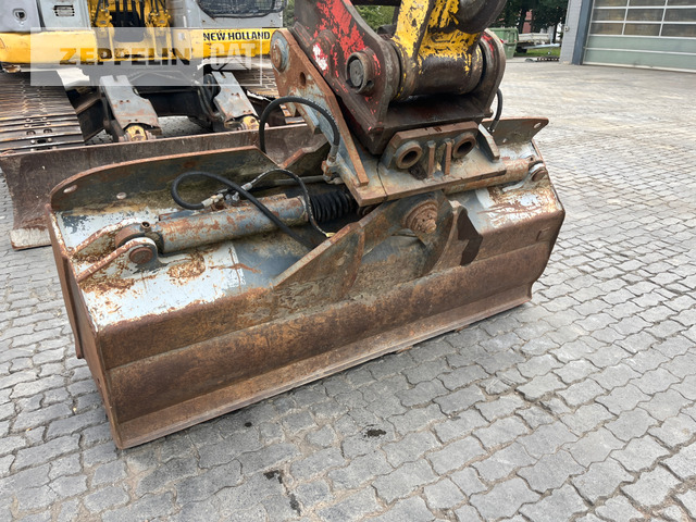 Pelle sur chenille New Holland E235: photos 13