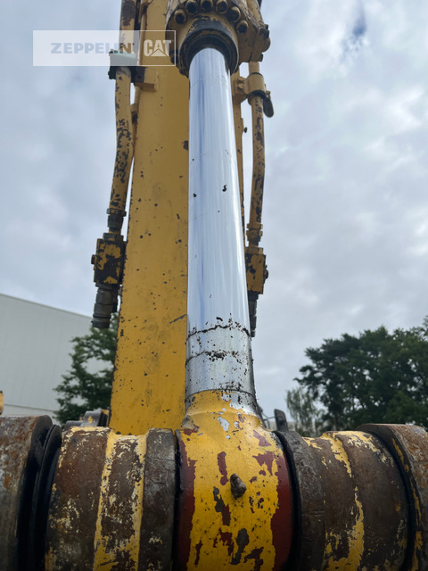 Pelle sur chenille New Holland E235: photos 15