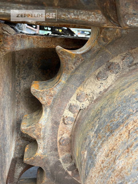 Pelle sur chenille New Holland E235: photos 17