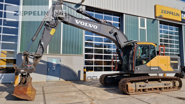 Volvo EC200E - Pelle sur chenille: photos 1 Volvo EC200E - Pelle sur chenille: photos 1
