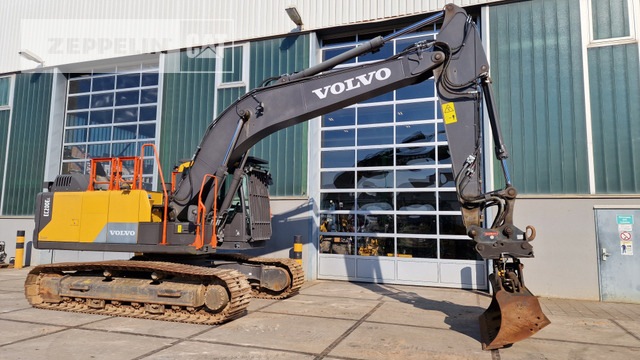 Volvo EC200E - Pelle sur chenille: photos 3 Volvo EC200E - Pelle sur chenille: photos 3