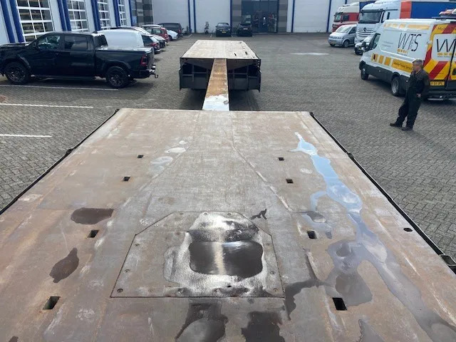 Floor robuuste vlakke oplegger ,uitschuifbaar, ,stuurassen, 20 mtr met stalen bodem/frame. kranenprofiel. - Semi-remorque plateau: photos 3 Floor robuuste vlakke oplegger ,uitschuifbaar, ,stuurassen, 20 mtr met stalen bodem/frame. kranenprofiel. - Semi-remorque plateau: photos 3