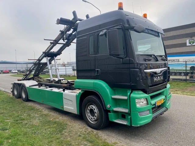 MAN TGS 26.440 met VDL containersysteem , manuel, weinig km - Camion - système de câble: photos 2 MAN TGS 26.440 met VDL containersysteem , manuel, weinig km - Camion - système de câble: photos 2