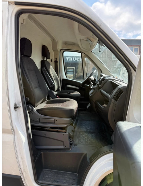 Opel Movano 2.2 diesel lang en hoog met laadklep, motor problemen... - Fourgon utilitaire: photos 4 Opel Movano 2.2 diesel lang en hoog met laadklep, motor problemen... - Fourgon utilitaire: photos 4