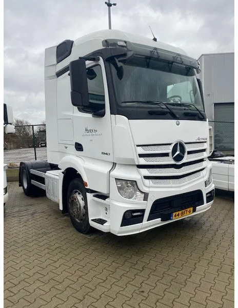 Mercedes-Benz Actros 1840 stream space cabine met spoilers fenders en zonneklep, apk gekeurd. - Tracteur routier: photos 2 Mercedes-Benz Actros 1840 stream space cabine met spoilers fenders en zonneklep, apk gekeurd. - Tracteur routier: photos 2