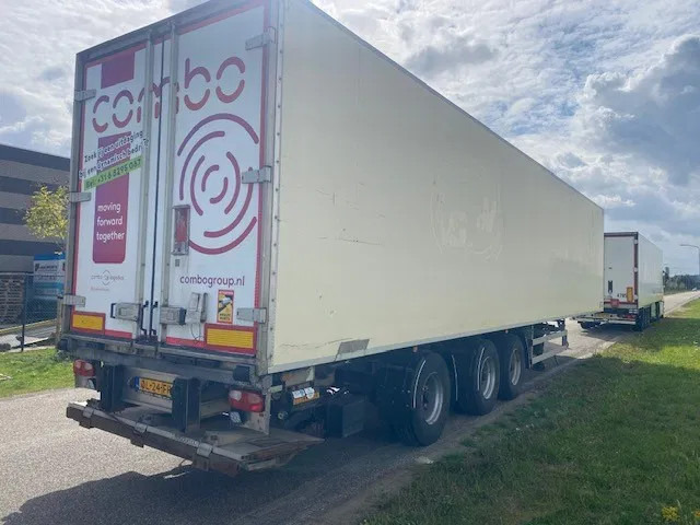 Van Eck koelvries 3 asser stuuras,met carrier vector koelmotor, apk gekeurd - Semi-remorque frigorifique: photos 3 Van Eck koelvries 3 asser stuuras,met carrier vector koelmotor, apk gekeurd - Semi-remorque frigorifique: photos 3