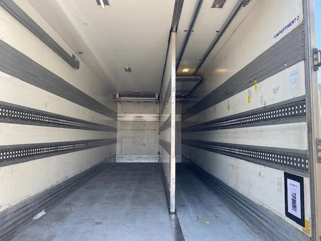Volvo FM 330 2 temp koelvriesbak , 760 lang, 2 comp, carrier koeler, D"hollandia klep - Camion frigorifique: photos 4 Volvo FM 330 2 temp koelvriesbak , 760 lang, 2 comp, carrier koeler, D"hollandia klep - Camion frigorifique: photos 4