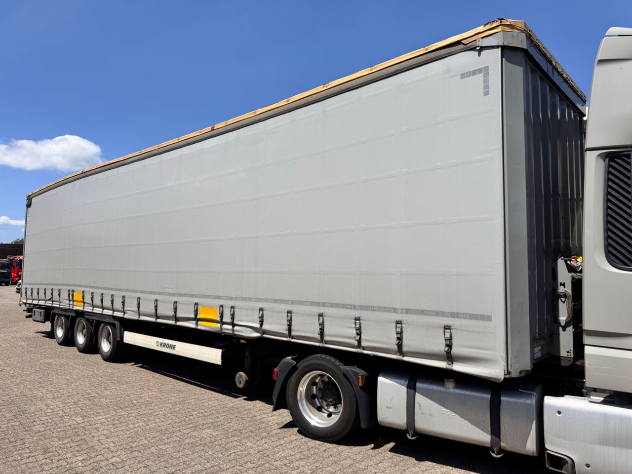 Krone SD Curtainsider MEGA Jumbo XL Zert Getränke etc - Semi-remorque rideaux coulissants: photos 1 Krone SD Curtainsider MEGA Jumbo XL Zert Getränke etc - Semi-remorque rideaux coulissants: photos 1