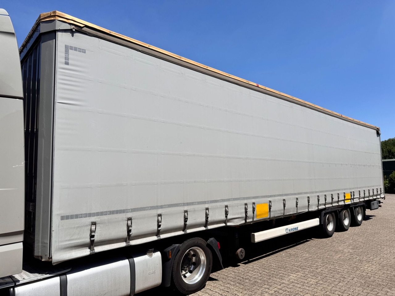 Krone SD Curtainsider MEGA Jumbo XL Zert Getränke etc - Semi-remorque rideaux coulissants: photos 5 Krone SD Curtainsider MEGA Jumbo XL Zert Getränke etc - Semi-remorque rideaux coulissants: photos 5