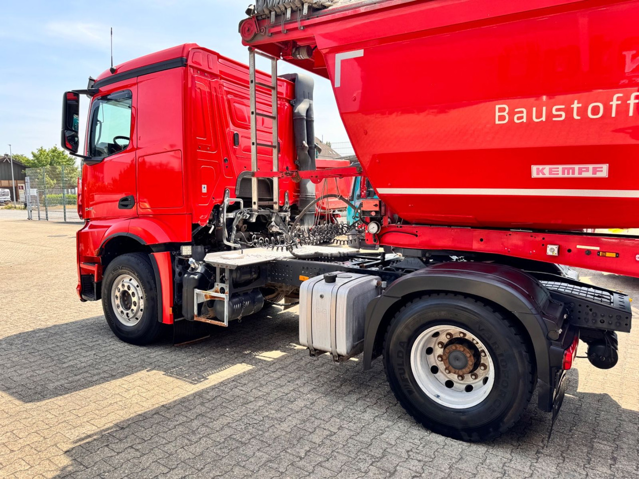 Mercedes-Benz 1846 Actros LS Kipphydraulik Alcoa - Tracteur routier: photos 3 Mercedes-Benz 1846 Actros LS Kipphydraulik Alcoa - Tracteur routier: photos 3