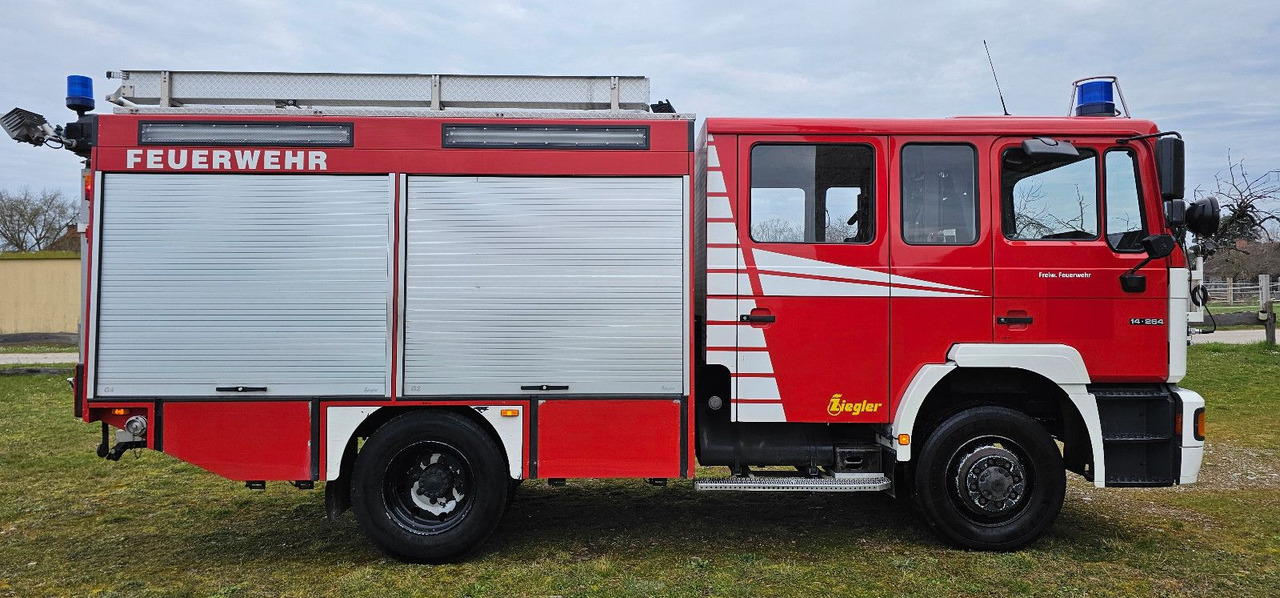 MAN Feuerwehr Löschfahrzeug 14.264 Autobomba - Camion: photos 5 MAN Feuerwehr Löschfahrzeug 14.264 Autobomba - Camion: photos 5