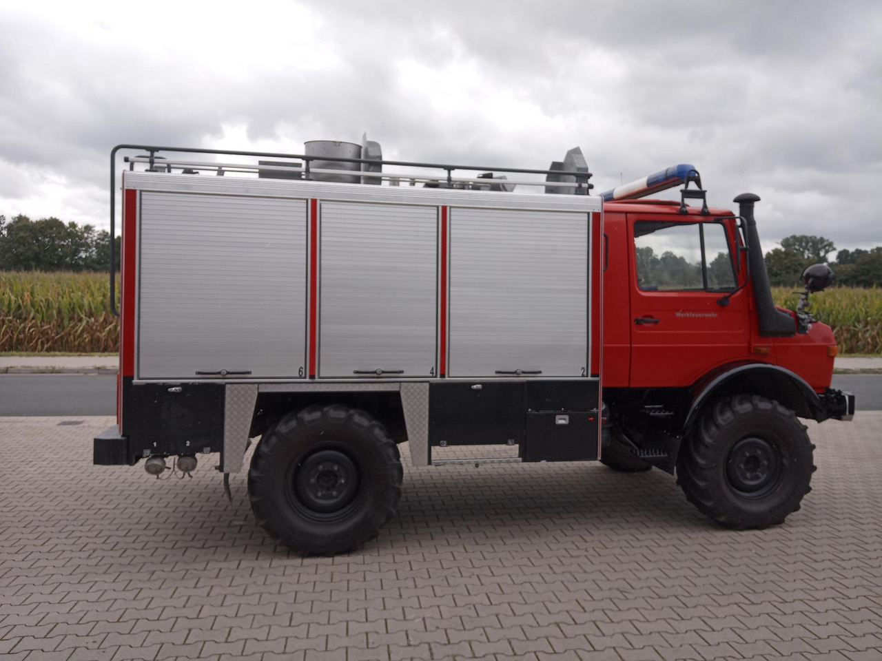 Mercedes Benz Unimog U1300L Unimog Firetruck - Camion de pompier: photos 4 Mercedes Benz Unimog U1300L Unimog Firetruck - Camion de pompier: photos 4