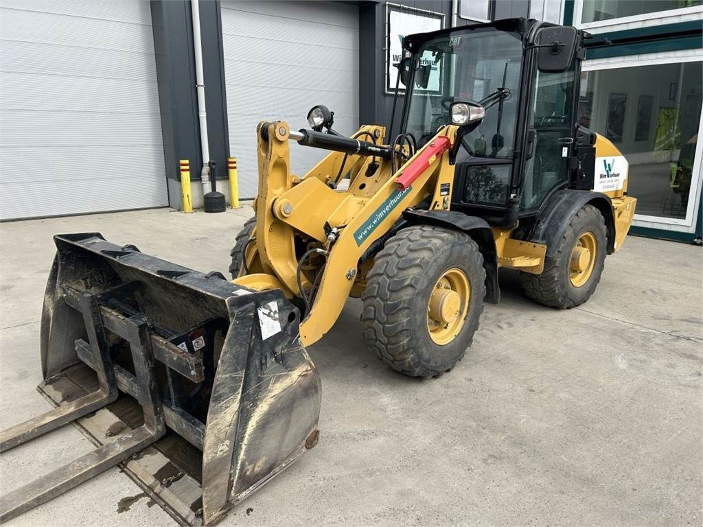 CAT 906M (8758) - Valet de ferme: photos 4 CAT 906M (8758) - Valet de ferme: photos 4