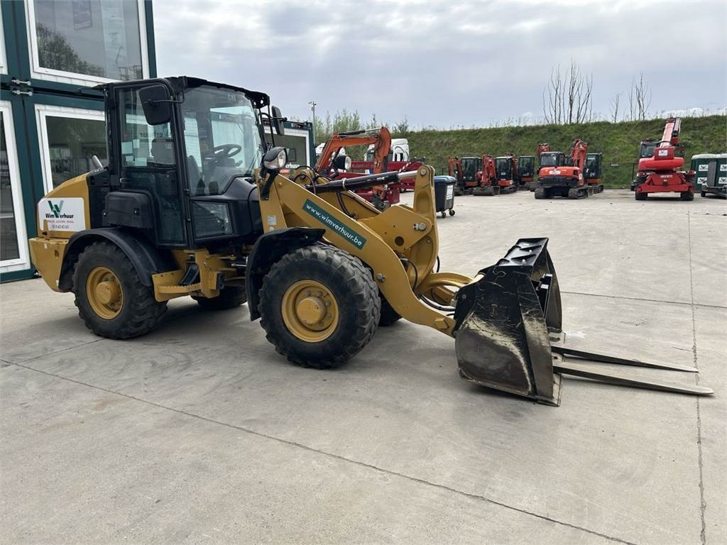 CAT 906M (8758) - Valet de ferme: photos 2 CAT 906M (8758) - Valet de ferme: photos 2