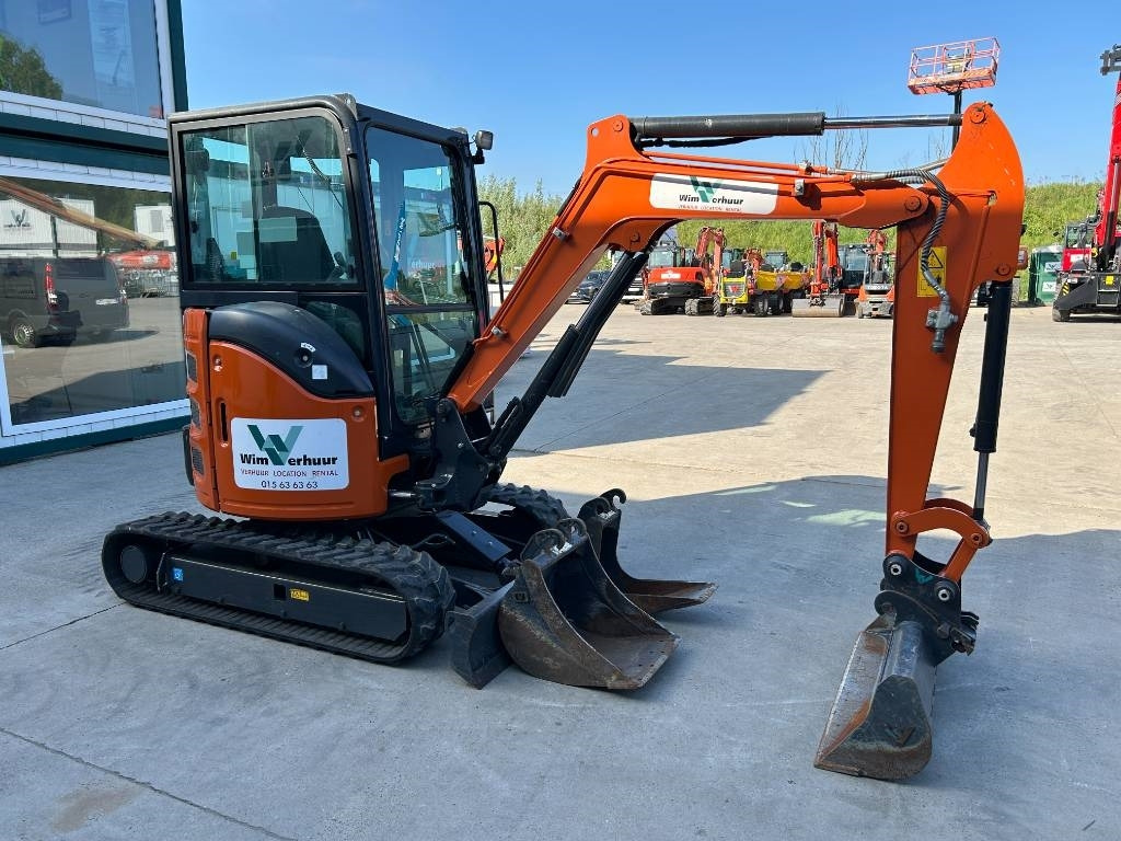 Hitachi ZX 26 U-6 - Mini pelle: photos 5 Hitachi ZX 26 U-6 - Mini pelle: photos 5