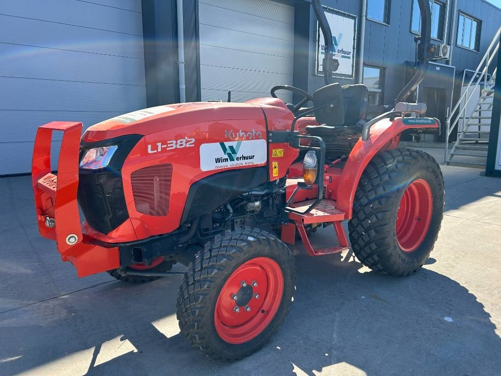 Kubota L1-382 HST - Tracteur communal: photos 2 Kubota L1-382 HST - Tracteur communal: photos 2