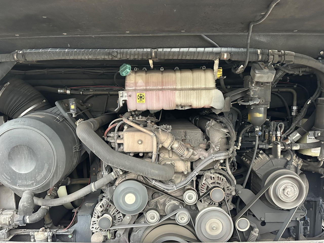 MAN R08 Lions Coach L (wenig Km*Behinderten gerecht) MAN R08 Lions Coach L (wenig Km*Behinderten gerecht) - Autocar: photos 4 MAN R08 Lions Coach L (wenig Km*Behinderten gerecht) MAN R08 Lions Coach L (wenig Km*Behinderten gerecht) - Autocar: photos 4