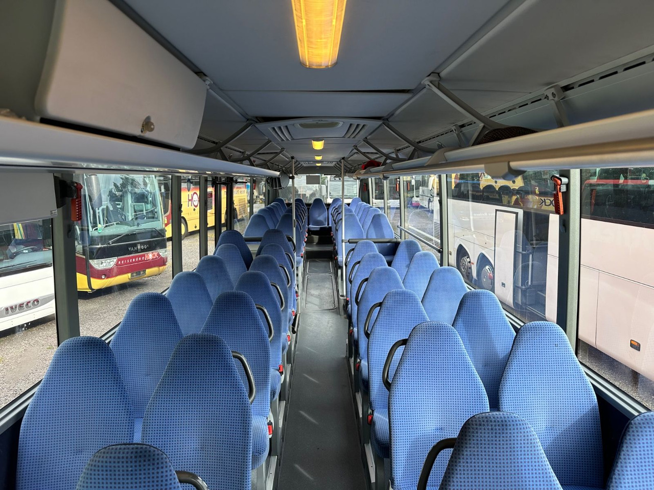 Bus interurbain Mercedes-Benz O550 Integro (56 Sitze*Klima*Schalt): photos 17