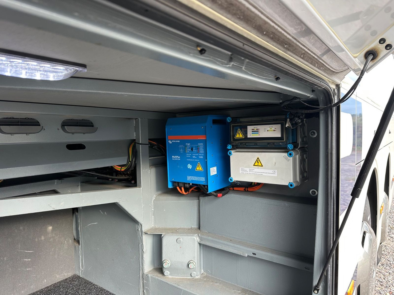 Mercedes-Benz Tourismo O350 17 RHD-L (60 Sitze*341.tKM*DE*TOP) - Autocar: photos 4 Mercedes-Benz Tourismo O350 17 RHD-L (60 Sitze*341.tKM*DE*TOP) - Autocar: photos 4