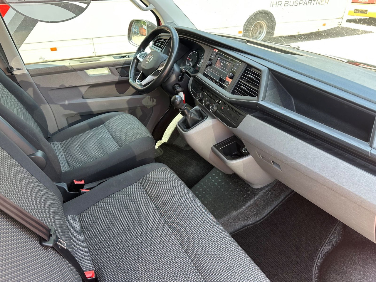Volkswagen T6 Kombi (PDC Hi*ACC*StandHz*9 Sitzer*AC) - Transport de personnes: photos 5 Volkswagen T6 Kombi (PDC Hi*ACC*StandHz*9 Sitzer*AC) - Transport de personnes: photos 5